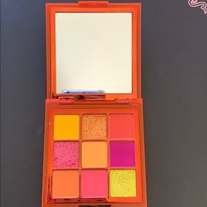 HUDA BEAUTY Neaon Obsessions Palette Neon Orange